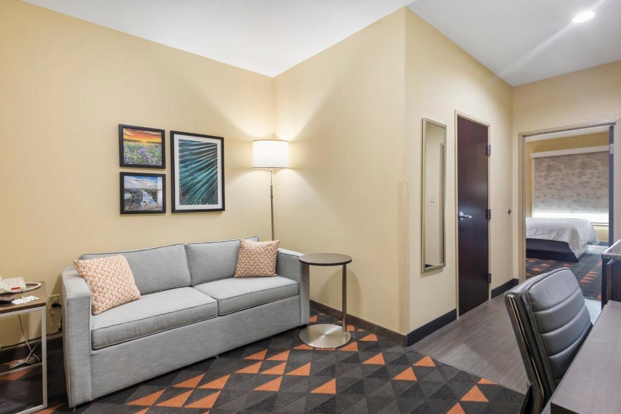 Holiday Inn Hotel & Suites Waco Northwest By Ihg Bellmead Exterior foto